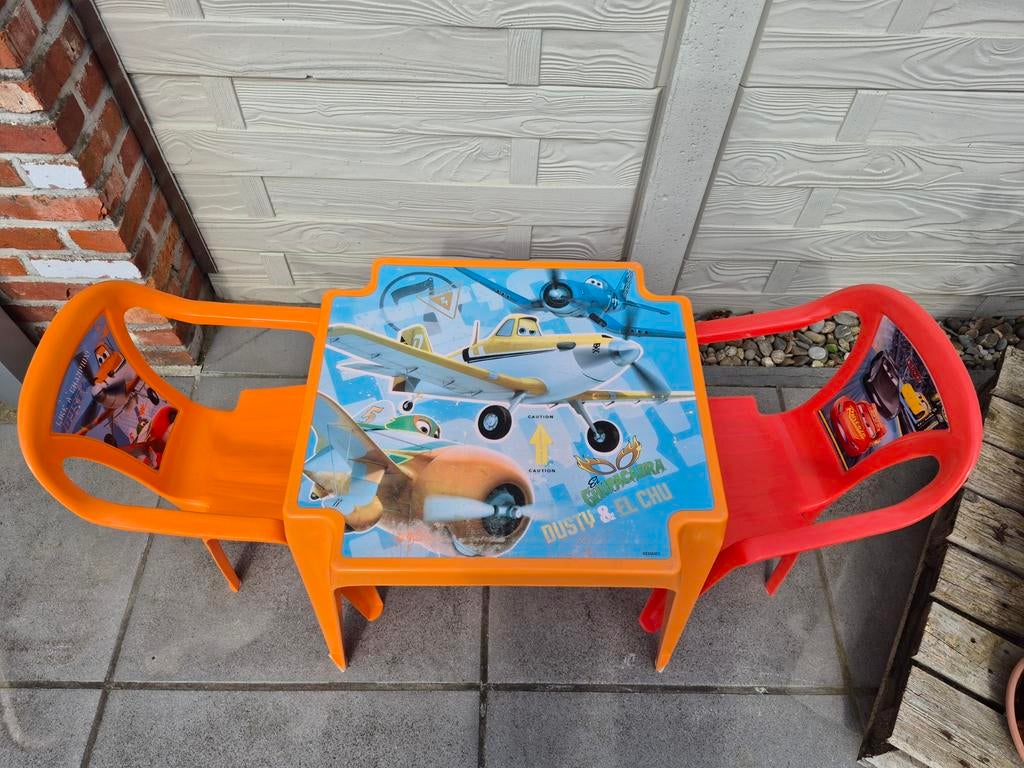 Set kunststof kindertafeltje en 2 stoeltjes, Kinderen en Baby's, Speelgoed | Speeltafels, Gebruikt, Ophalen