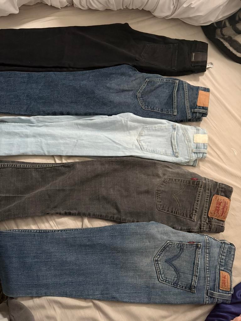 Jeansbroeken, Enlèvement, Comme neuf