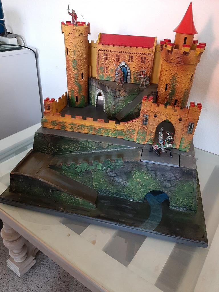 Kasteel in hout jaren 60, Antiek en Kunst, Ophalen