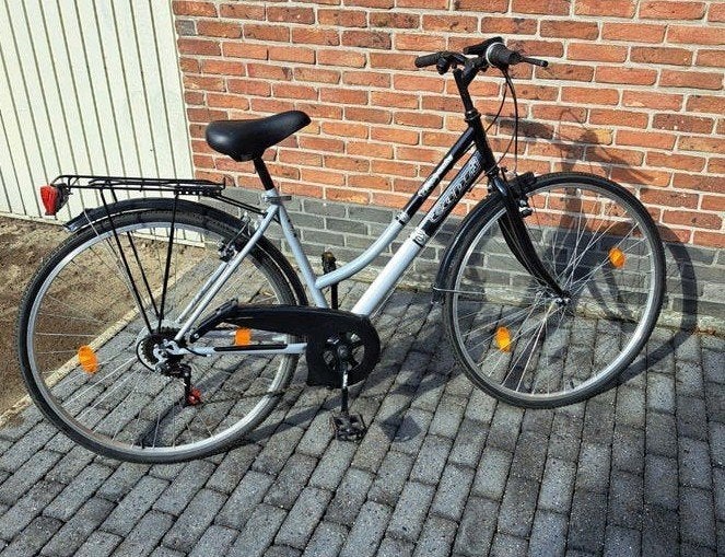 Mooie damesfiets - zeer weinig gebruikt, Fietsen en Brommers, Ophalen