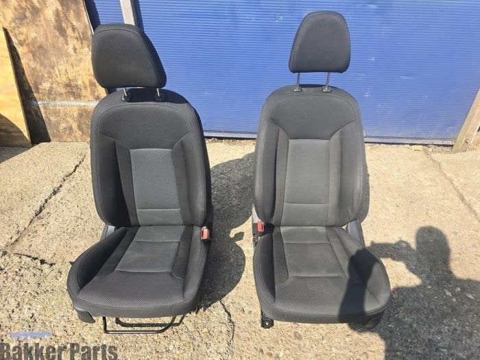 Kit revêtement (complet) d'un Hyundai I40, -, -, 3 mois de garantie, Utilisé