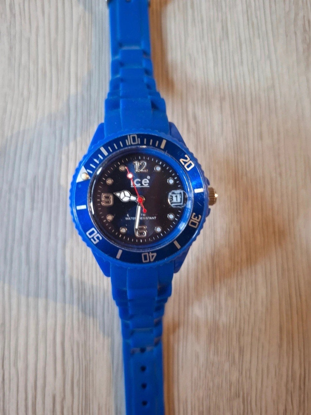 Superbe montre Mixte silicone 0 défaut (mensurations en desc, Bijoux, Sacs & Beauté, Montres | Enfants, Comme neuf, Garçon ou Fille