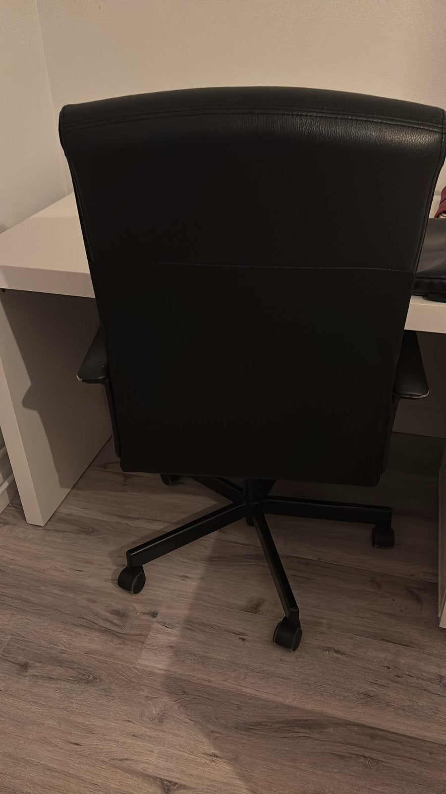 Chambre : lit, table de chevet, bureau, armoire, fauteuil, Enlèvement, Comme neuf