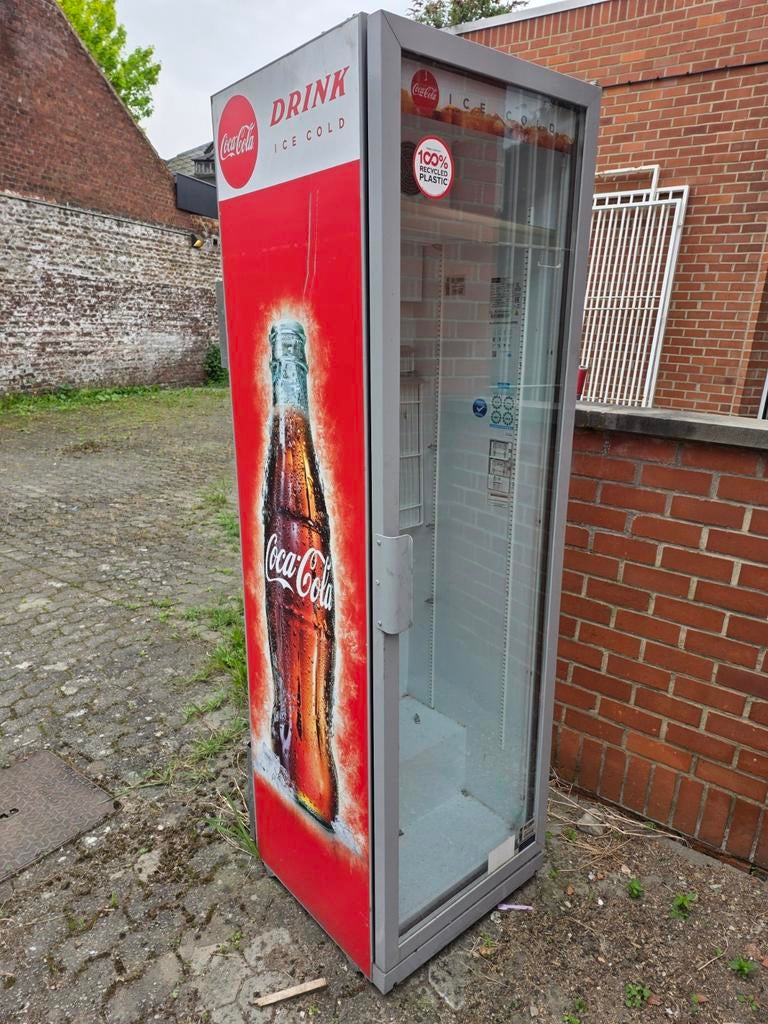 Frigo Coca-Cola, Enlèvement