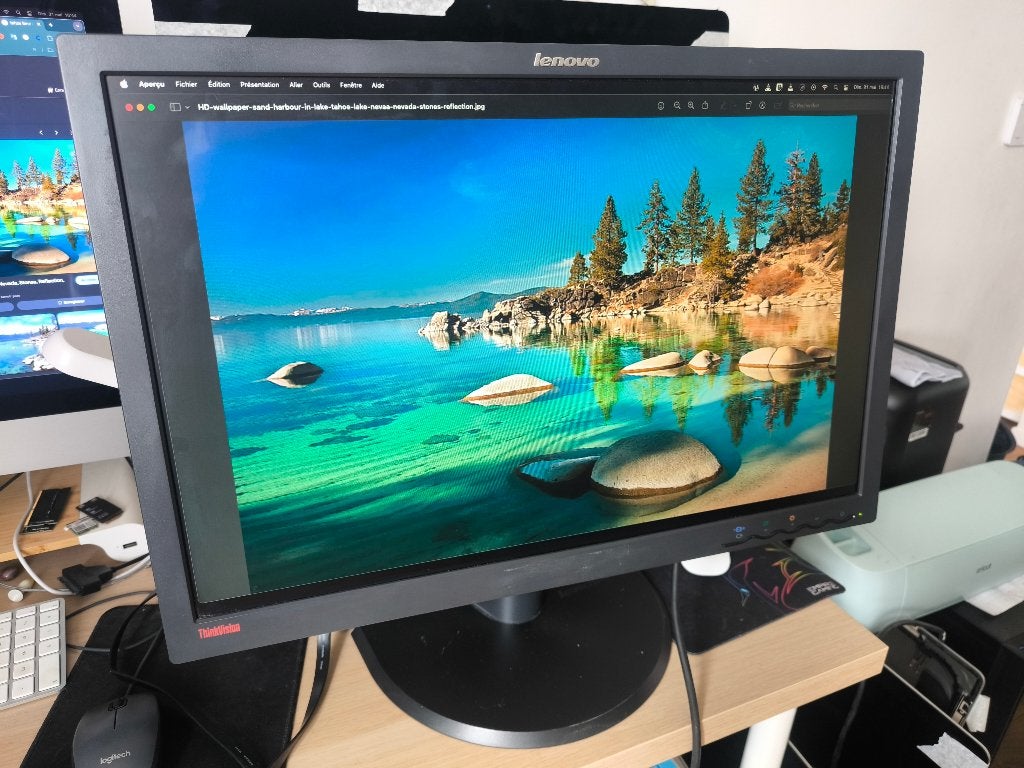 Lenovo ThinkVision 24-inch monitor, Computers en Software, Monitoren, Refurbished, DVI, VGA, In hoogte verstelbaar, Ophalen