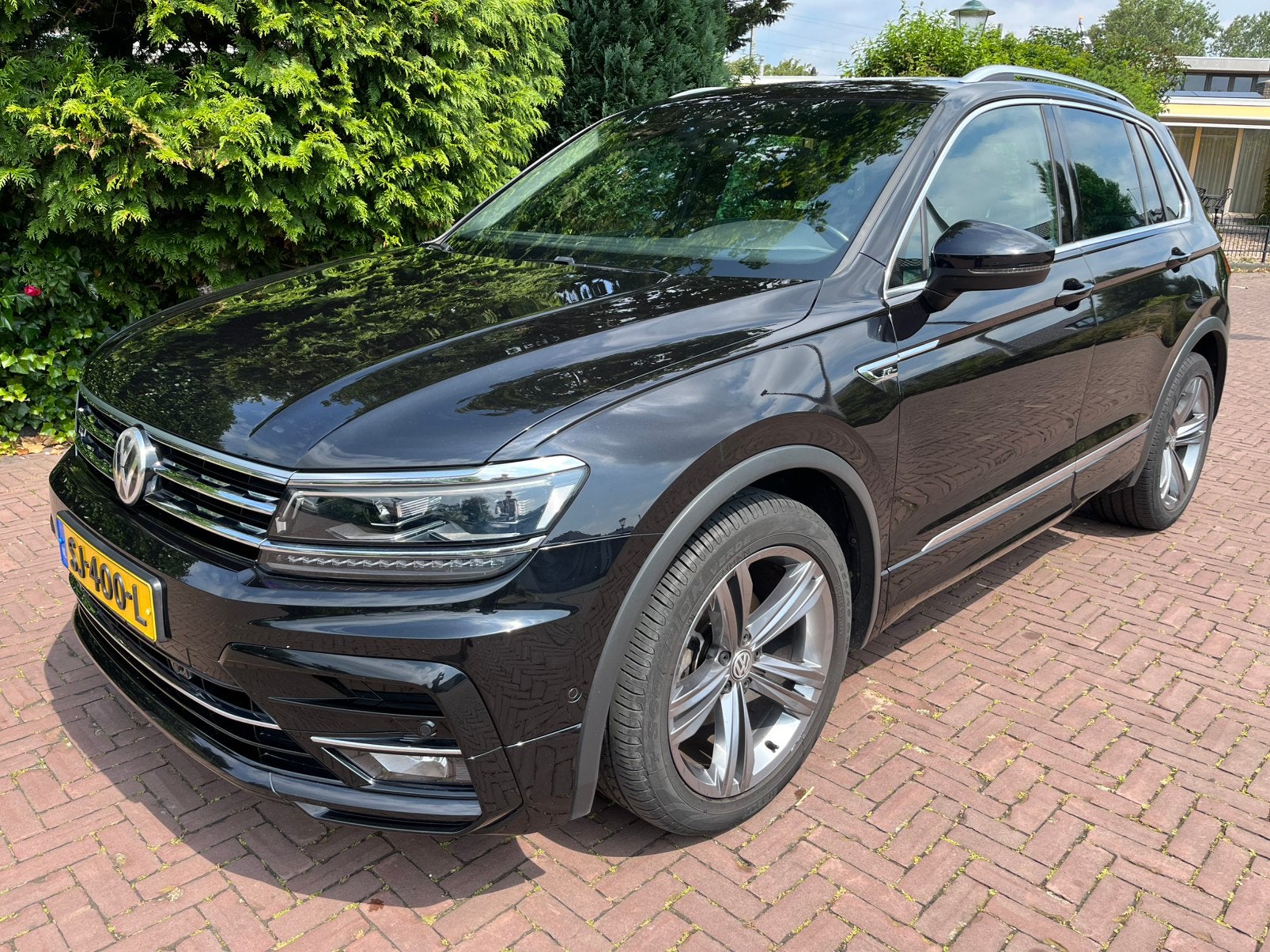 Volkswagen Tiguan R-Line 1.4 TSI 92KW 2018 Zwart, Autos, Volkswagen, Achat, 139 g/km, Phares entièrement LED, Boîte manuelle