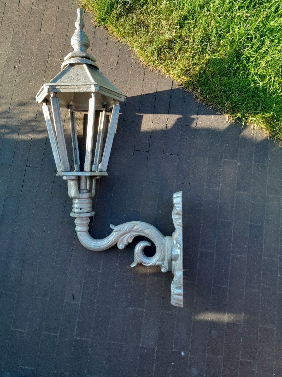 Grote buiten verlichting in aluminum, Ophalen