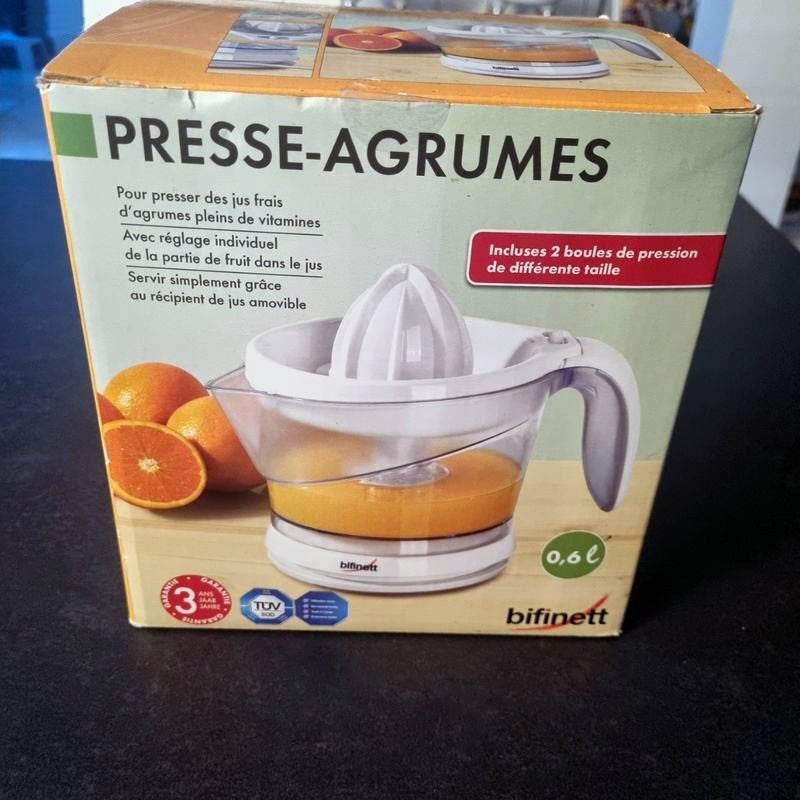 witte CITRUSPERS, juicer, sapcentrifuge, sappers: 0,6L -new-, Ophalen of Verzenden, Nieuw, Elektrisch, Citruspers