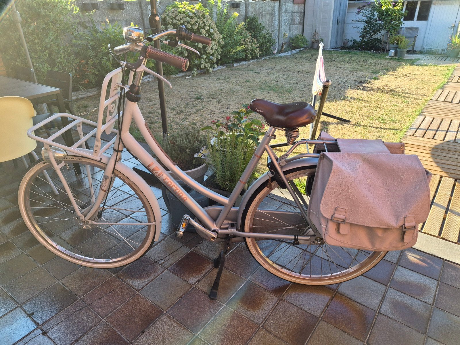 Cortina U4 Transportfiets 28 inch met fietstassen, Fietsen en Brommers, Ophalen, Cortina U4 Transport, Handrem, 53 tot 56 cm