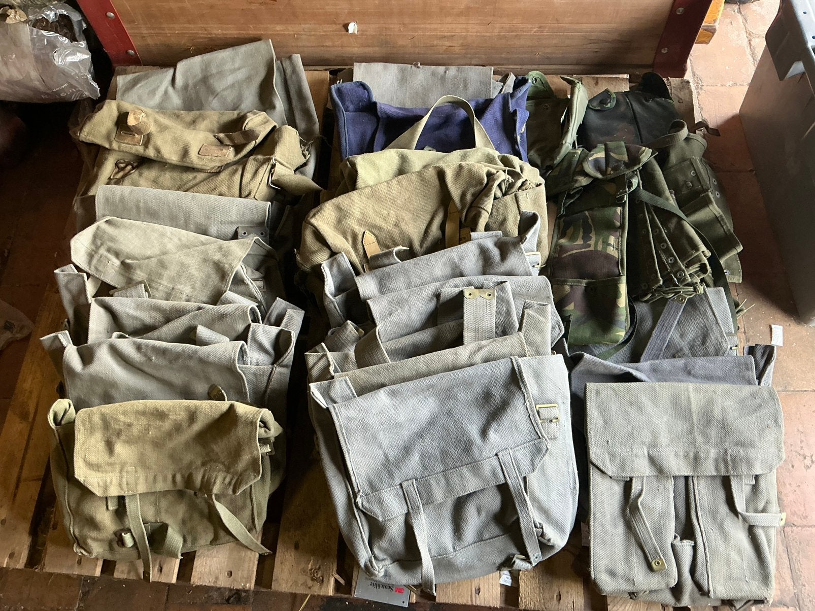 Sacs et sacs à dos militaires, Enlèvement