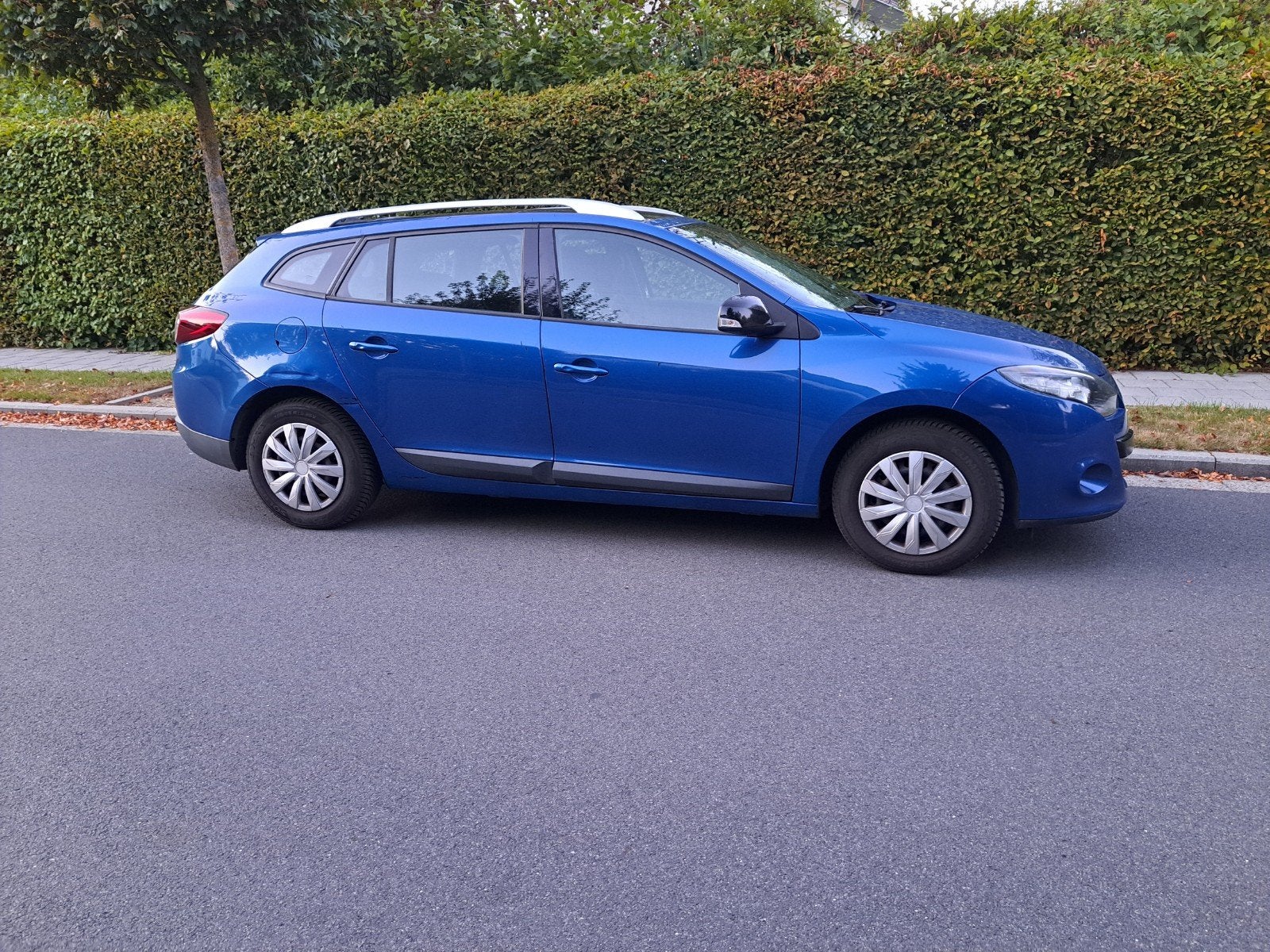 Renault Megane 1.6 Essence. Depuis 2011. 5 euros, Autos, Euro 5, https://public.car-pass.be/vhr/199f141c-4ceb-41a7-9e07-af9da4383e19