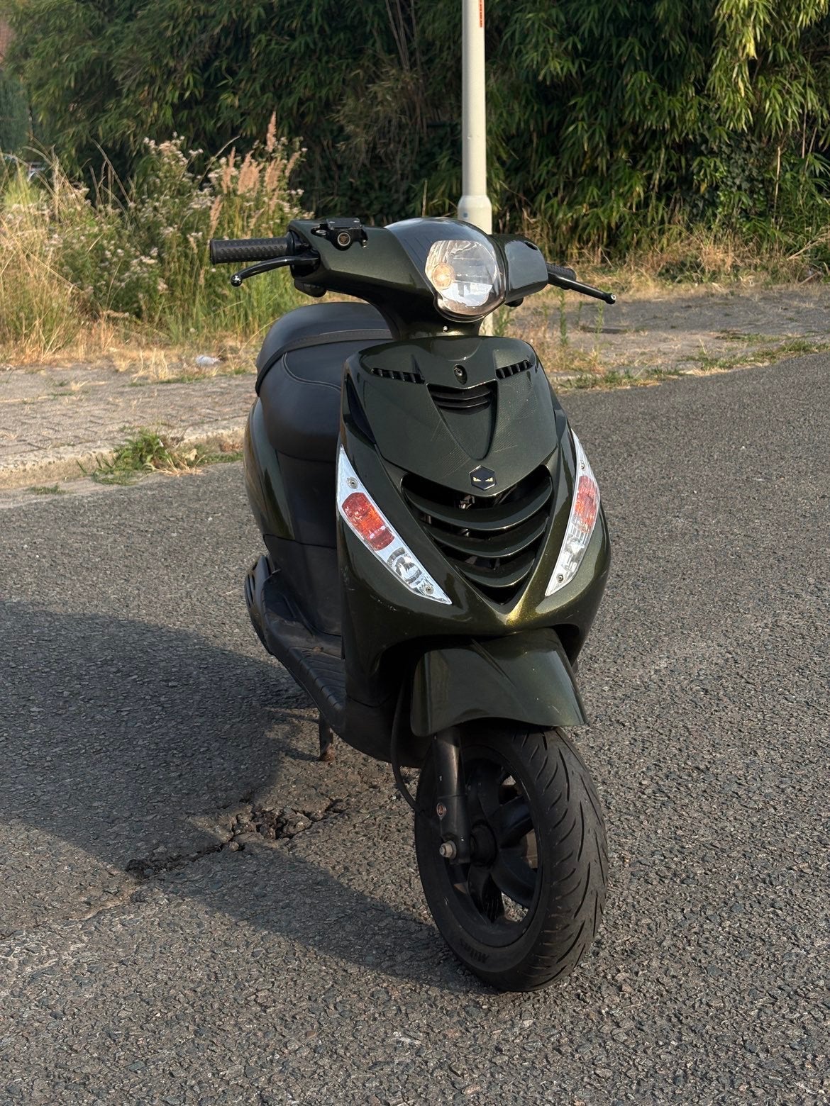 Piaggio zip 4 takt “A klasse”, Fietsen en Brommers, Ophalen, Zo goed als nieuw, Zip