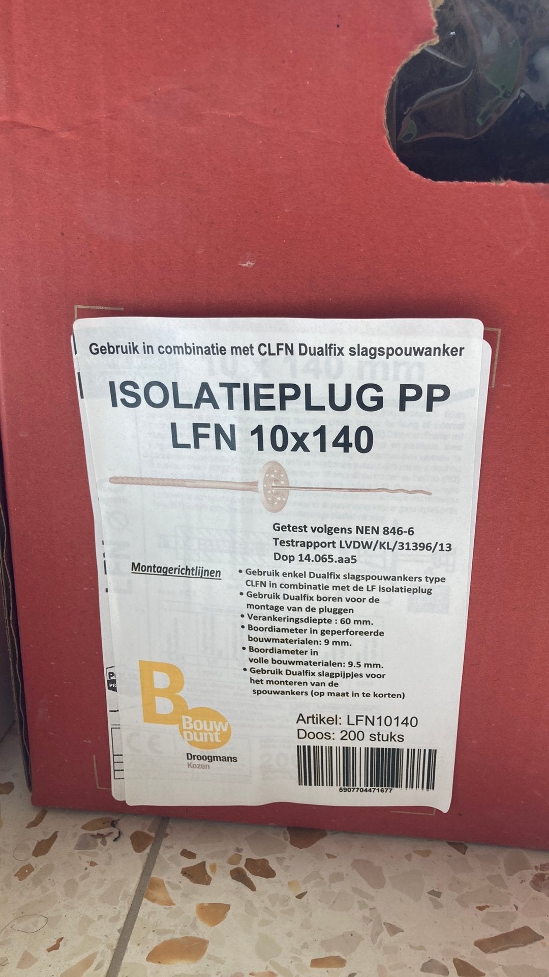 Doos isolatiepluggen 10x140, Doe-het-zelf en Bouw, Ophalen, Zo goed als nieuw