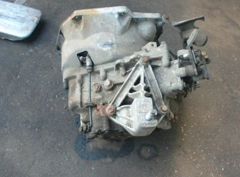 VERSNELLINGSBAK Ford Focus 1 ST (2M5V-7002-AC), Enlèvement ou Envoi, Henry-Ford-Straße 1 50735 Köln, DE, Ford-Werke GmbH, Kunden@ford.com