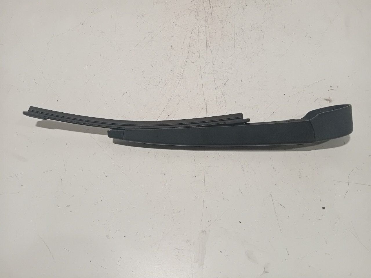 Ruitenwisserarm achterruit Seat Mii, Onderdelen@venauto.nl, Van der Ven Autorecycling B.V., Ettenseweg 76, 4706 PB Roosendaal, The Netherlands