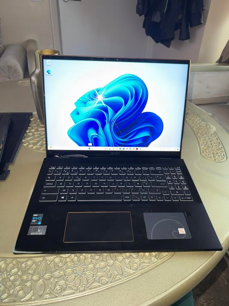 MSI Summit E16FlipEvo A11MT /i7 -11 gen, Computers en Software, Windows Laptops, Ophalen of Verzenden, Zo goed als nieuw, SSD