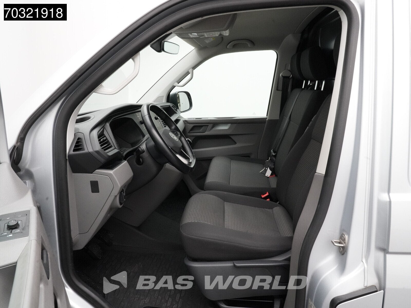 Volkswagen Transporter 110pk L2H1 Trekhaak Navi Airco Cruise, Auto's, Stof, Gebruikt, 4 cilinders, Volkswagen