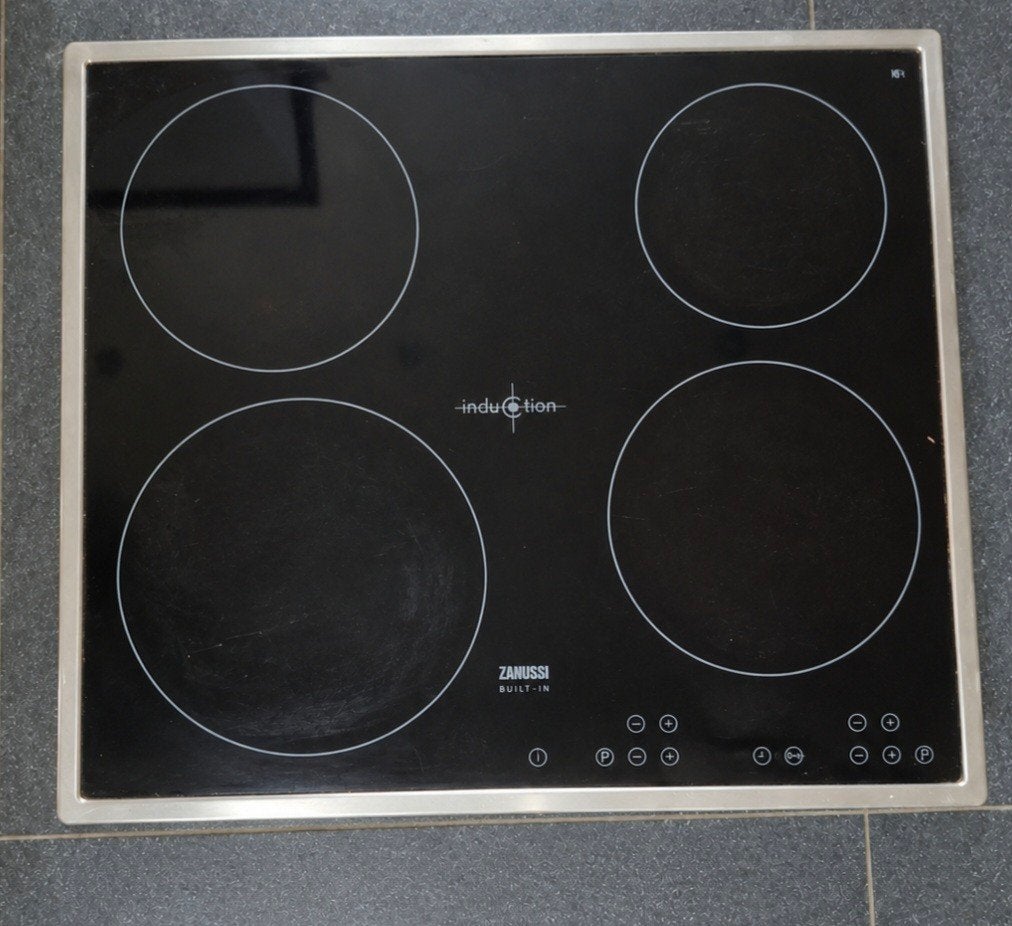 inductievuur, Electroménager, 4 zones de cuisson, Encastré, Enlèvement, Utilisé