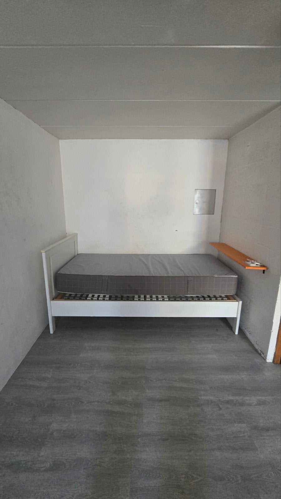 Lit à vendre + matelas, Enlèvement