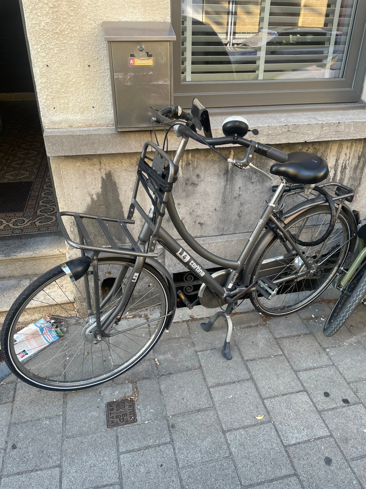 Cortina goudgrijze stadsfiets met bagagerek, Gebruikt, Versnellingen, Trommelrem, Ophalen