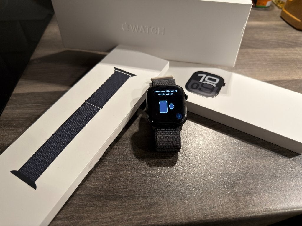 Apple Watch Series 10 GPS 46 mm Aluminum Jet Black, Étanche, IOS, Comme neuf, Enlèvement