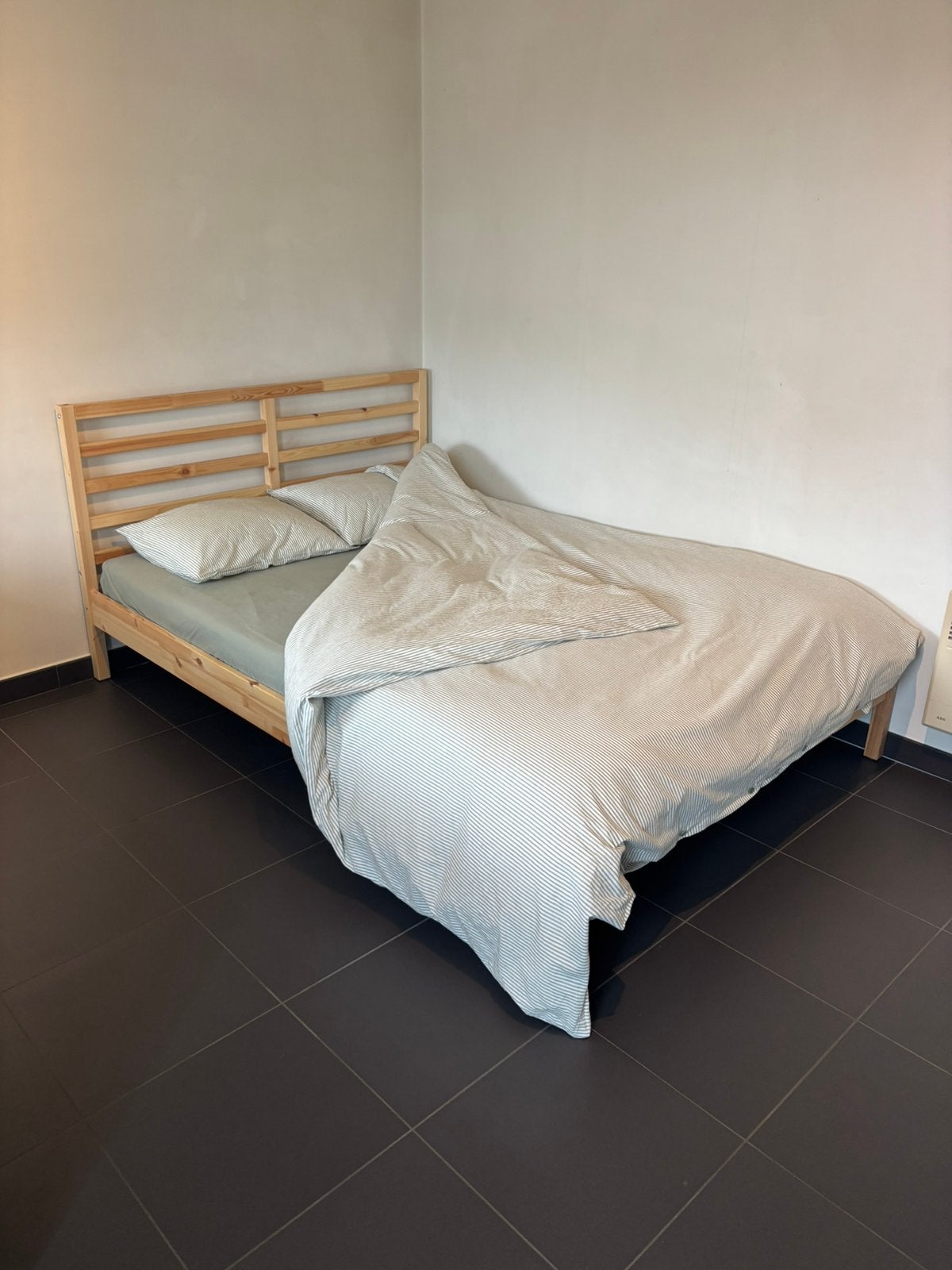 Tweepersoonsbed 140x200, Enlèvement, Comme neuf