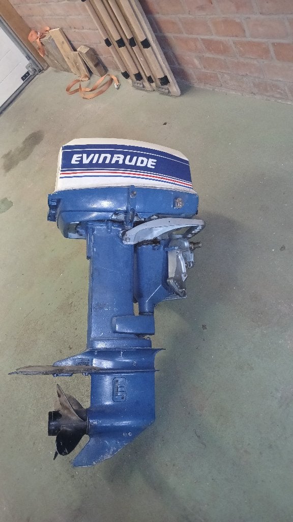 Moteur de bateau de pêche Evinrude de 35 ch, Sports nautiques & Bateaux, Moteurs Hors-bord & In-bord, 30 ch ou plus, Démarrage électrique