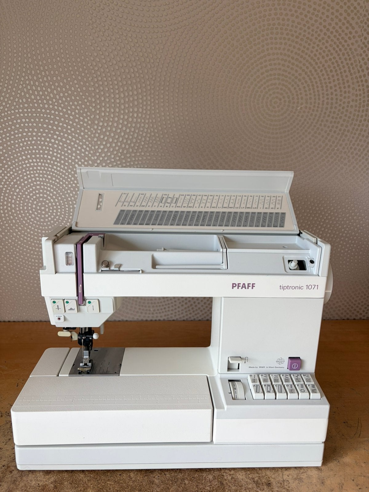 NAAIMACHINE PFAFF TIPTRONIC 1071 MET DUBBEL TRANSPORT, Ophalen of Verzenden, Gebruikt, Naaimachine, Pfaff