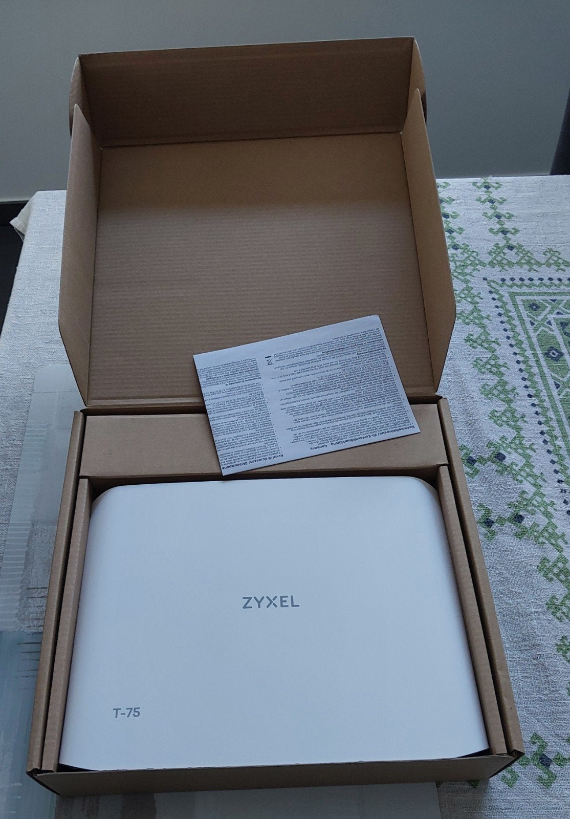Nieuwe modem, Computers en Software, Routers en Modems, Ophalen, Nieuw, Router met modem