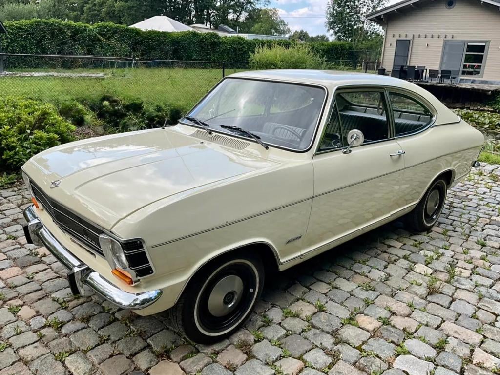 Opel Olympia A (kadett b), totaal restauratie, 4 zetels, Achterwielaandrijving, Zwart, Beige
