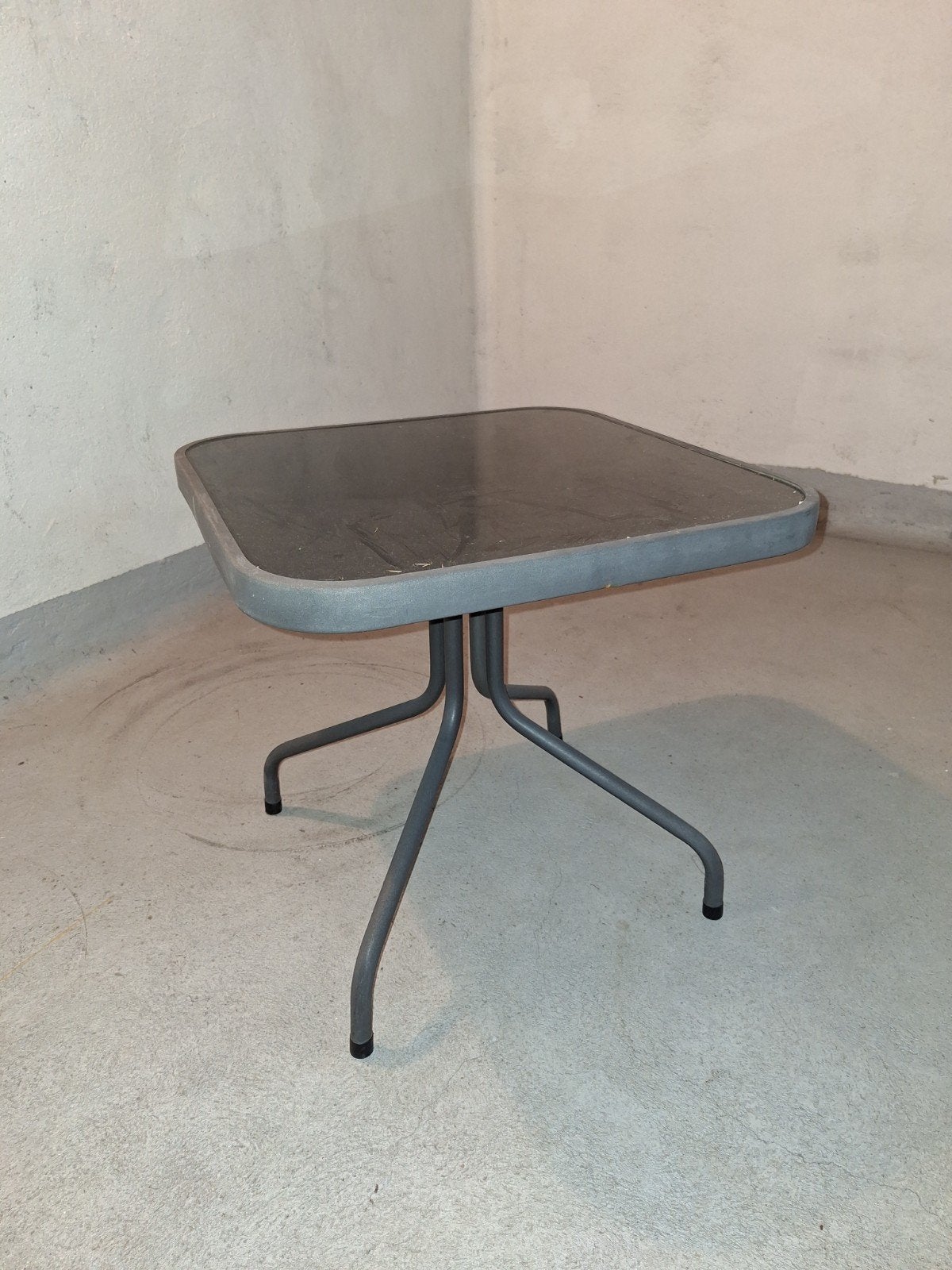 table de jardin, Enlèvement