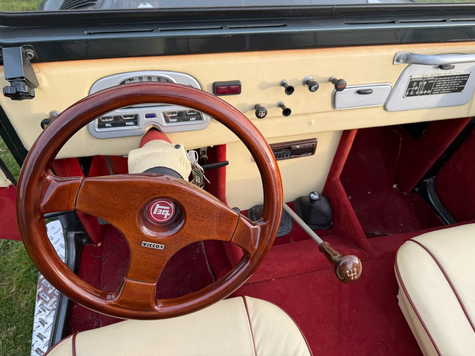 Toyota FJ40L landcruiser van 1974 in uitstekende staat, foto 9