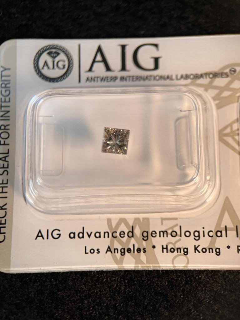 Magnifique diamant Princess 0,46 carat (495), Bijoux, Sacs & Beauté, Pierres précieuses, Neuf, Enlèvement ou Envoi