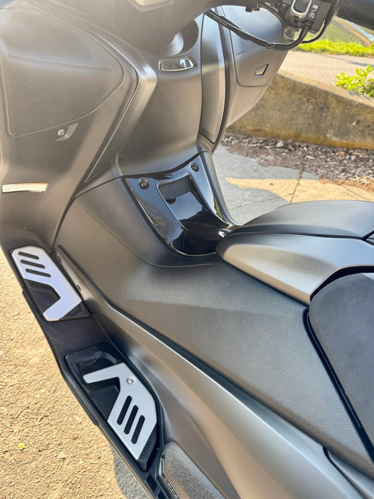 BCD Tmax inlaattunnel, Motoren, Ophalen