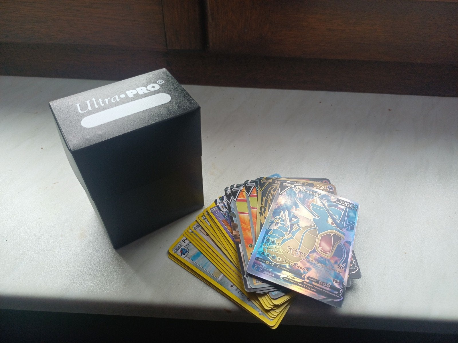 Boîte Ultra Pro avec cartes, Enlèvement