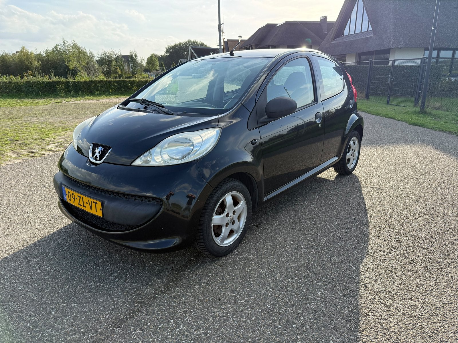 Peugeot 107 XR 5 portes 1.0 révisée par le concessionnaire ., Achat, Particulier, ABS, Entretenue par le concessionnaire