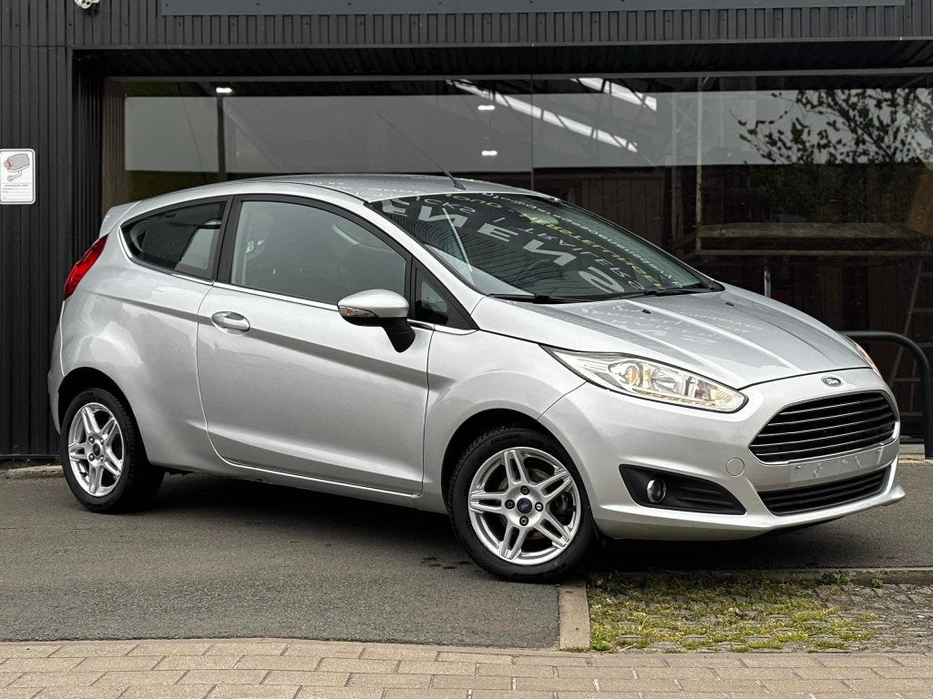 Ford Fiesta, Auto's, Ford, Euro 6, https://public.car-pass.be/vhr/48d82b11-b246-41a8-a713-4fb3a090b1fd, Bedrijf, Handgeschakeld
