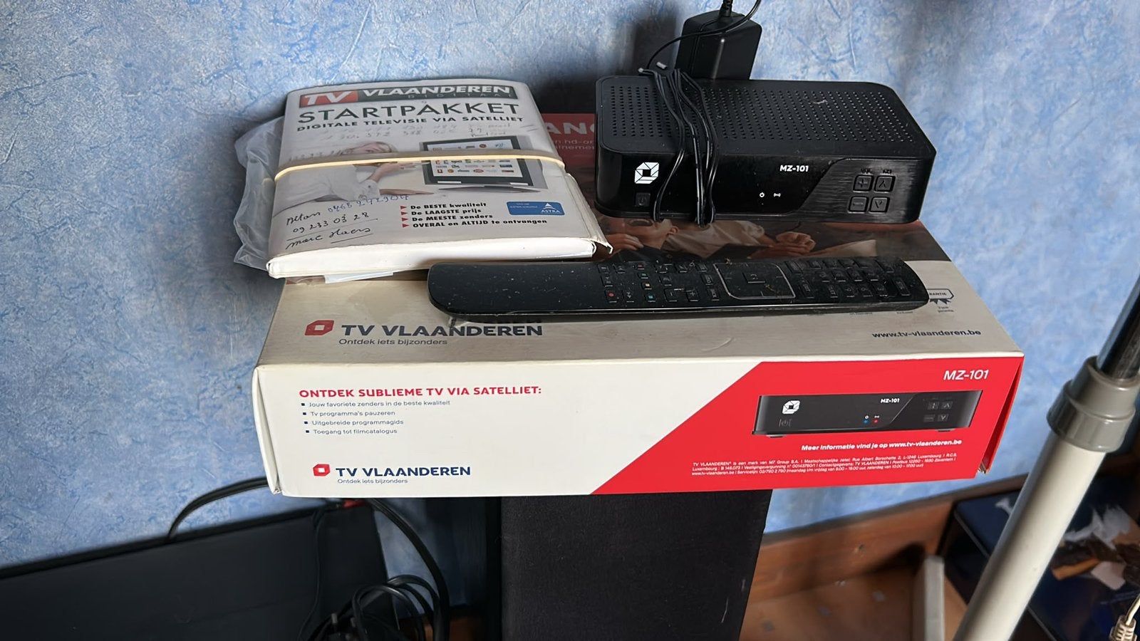 Schotelantenne tv vlaanderen, TV, Hi-fi & Vidéo, Enlèvement, Comme neuf