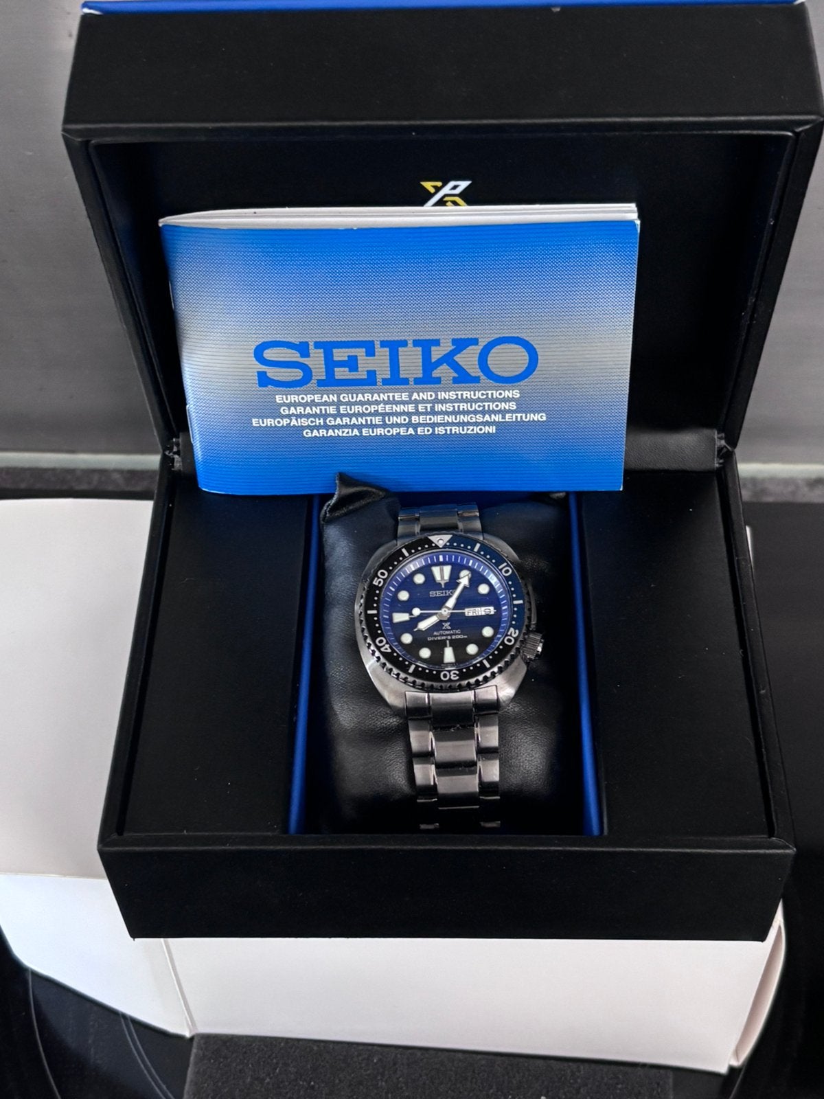 Seiko 4R36 Black Coated Prospex Special Edition, Bijoux, Sacs & Beauté, Seiko, Enlèvement ou Envoi, Acier, Neuf