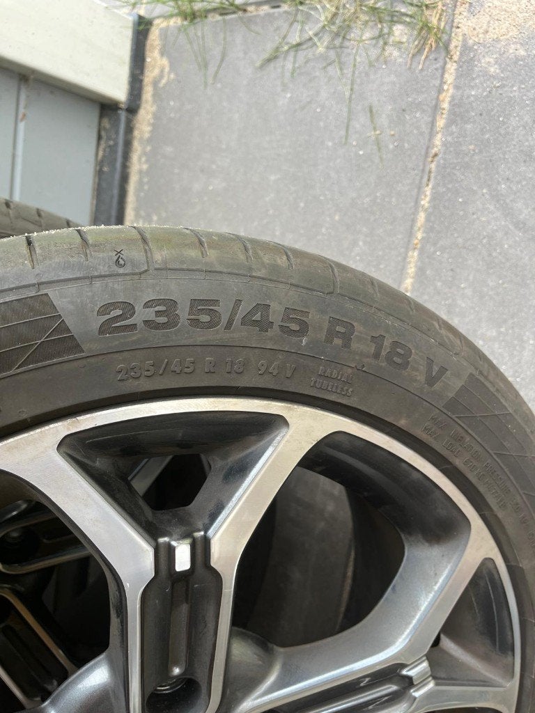 Te koop kia xceed banden met velg, Auto-onderdelen, Banden en Velgen, Ophalen, 18 inch, Gebruikt, 235 mm
