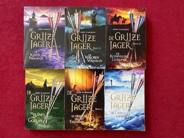 JOHN FLANAGAN DE GRIJZE JAGER DIVERSE DELEN AANGEBODEN.WIL J, Boeken, Ophalen of Verzenden