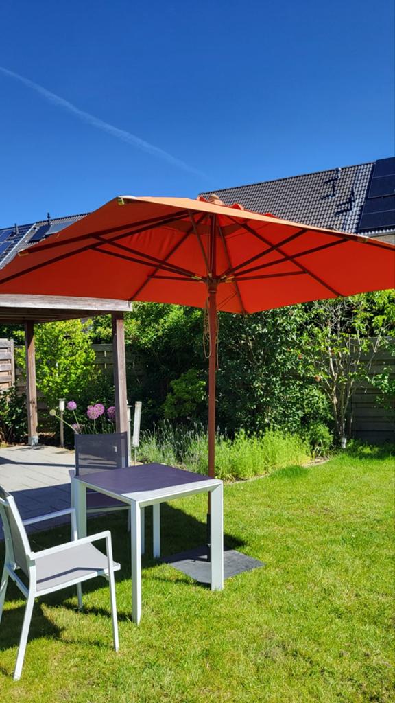 Parasol de 9 m² avec pied, Enlèvement