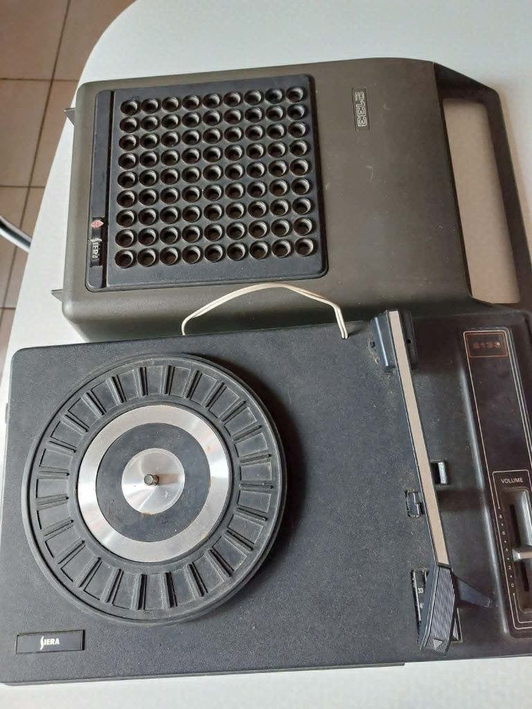 Platenspeler met ingebouwde box  Je kunt nog plaa, Ophalen, Gebruikt, Platenspeler