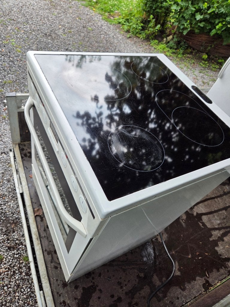 Vitrocéramique - Electrolux, Electroménager, 85 à 90 cm, 4 zones de cuisson, Plaque chauffante, Enlèvement
