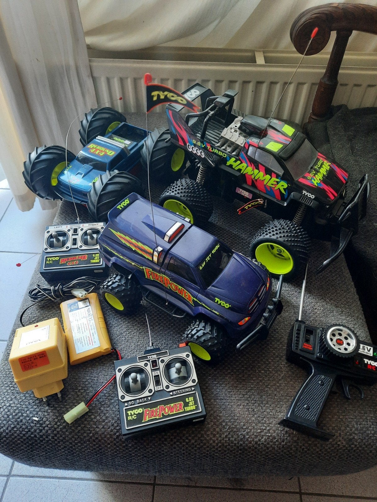 lot tyco autos rc ( werkende functie), Auto offroad, Zo goed als nieuw, Schaal 1:16, Ophalen