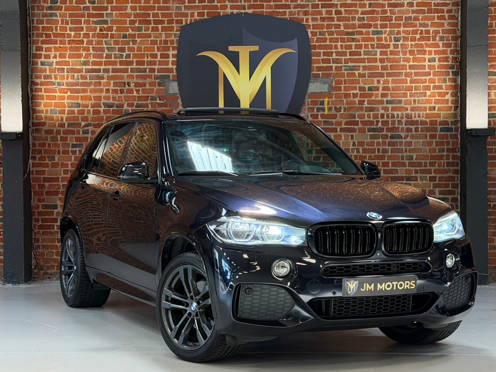 BMW X5 3.0d - M-Pack - LED - Keyless - Cockpit, Autos, BMW, Cuir, Entreprise, Carnet d'entretien, 6 cylindres