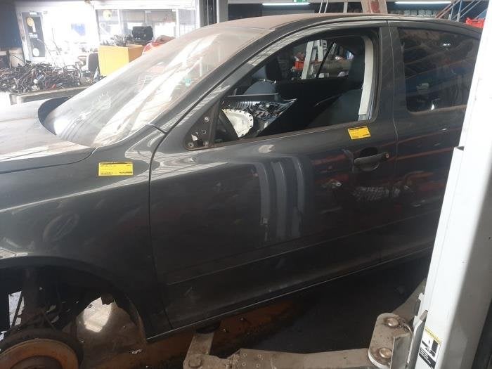 Portier 4Deurs links-voor van een Skoda Octavia, Gebruikt, -, Deur, -
