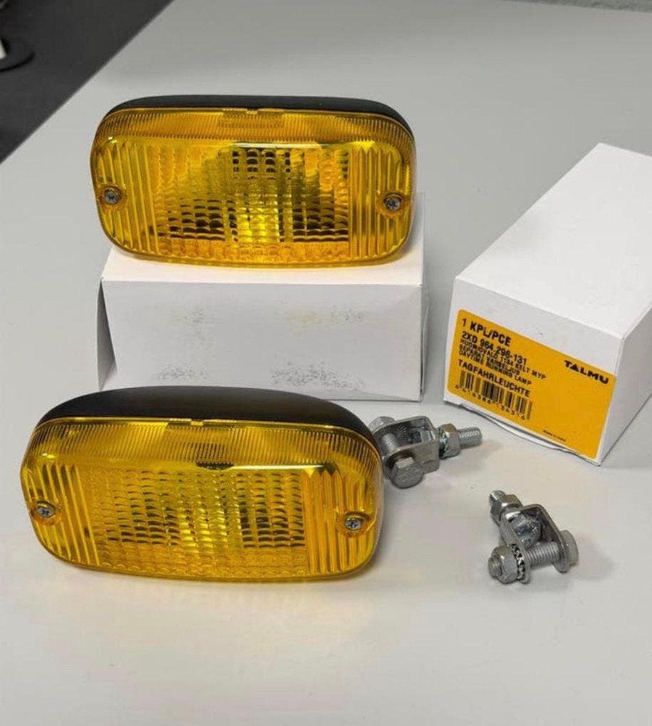 Hella Talmu Gele Dagrijlampen Set 2 stuks 2XD964296131 nieuw, Auto-onderdelen, Verlichting, Ophalen of Verzenden, Nieuw