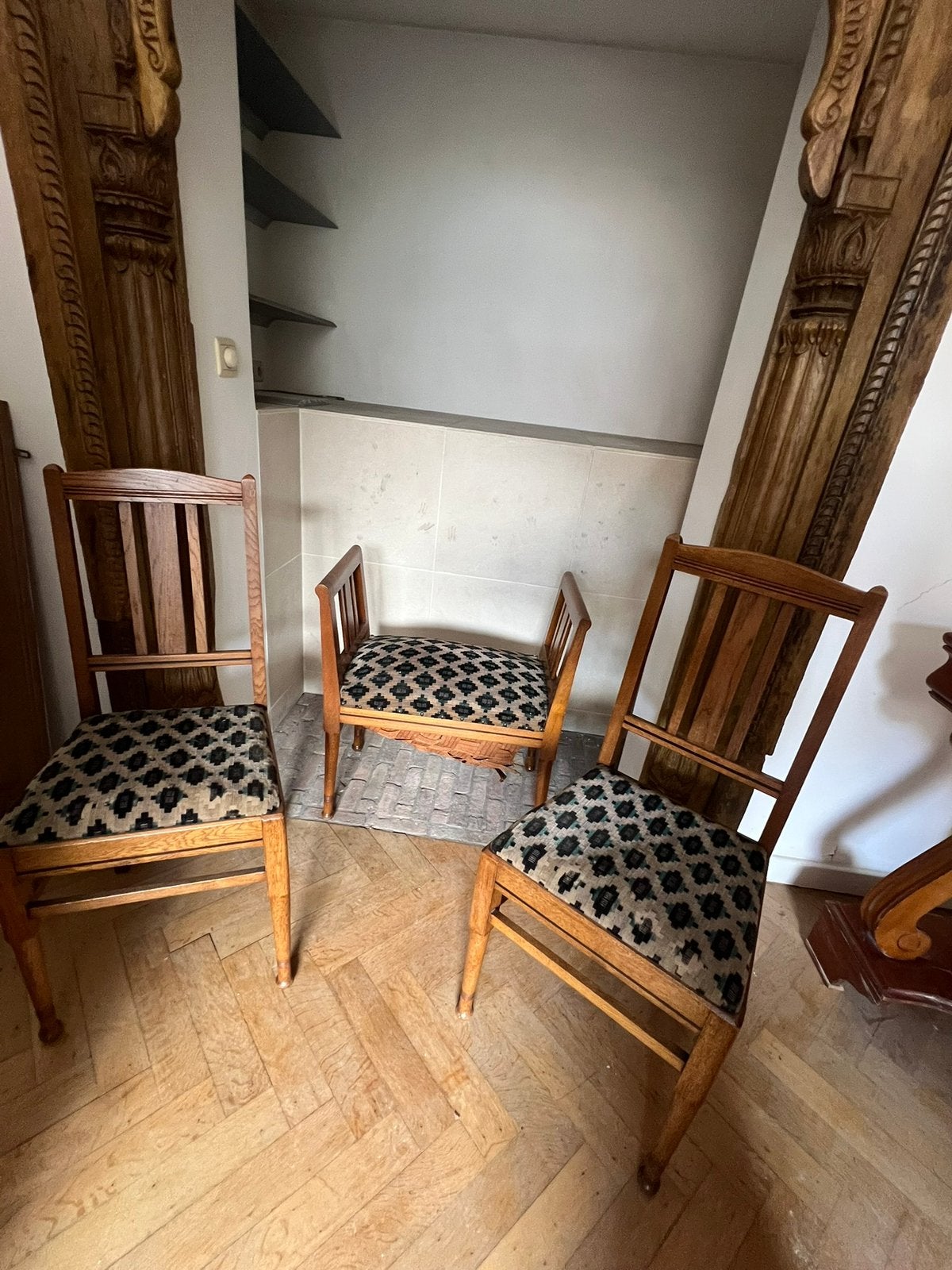 Antieke stoelen set, Ophalen