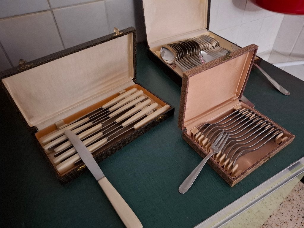 inox bestek, Ophalen